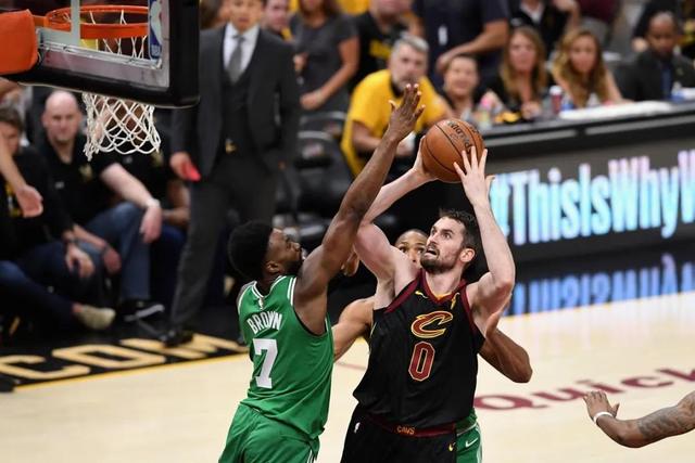 乒乓球机器人球技如何？最新研究称可超越人类精英乒乓球手