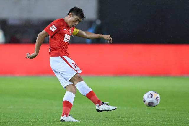 姚明父母现场助阵 苏州肯帝亚赢下关键卡位战